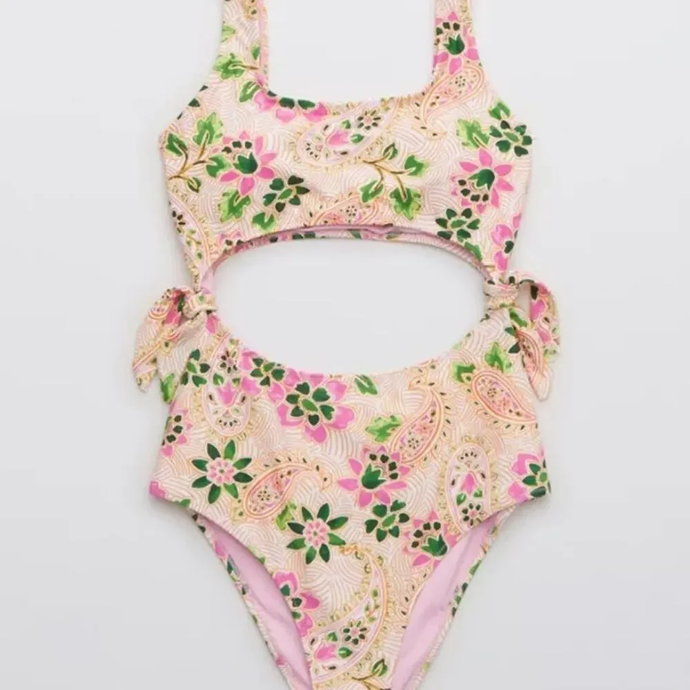Aerie Women's Paisley Print One-Piece Swimsuit size Large NWT